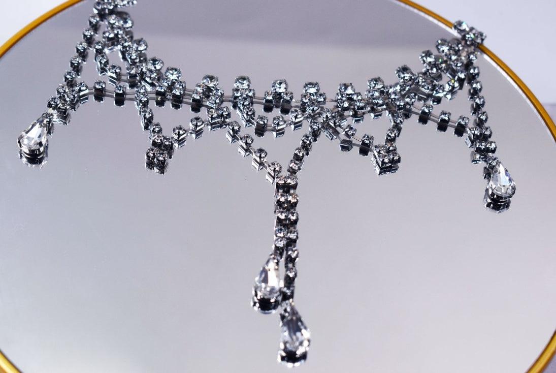 Collier en diamants d'eau, design haut de gamme, 2025