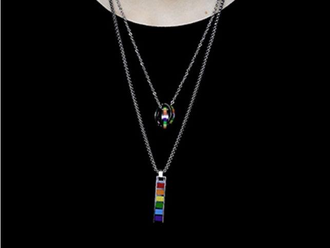 Collier couple LGBT Rainbow Pride