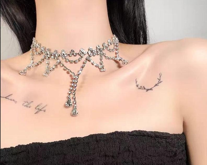 Collier en diamants d'eau, design haut de gamme, 2025