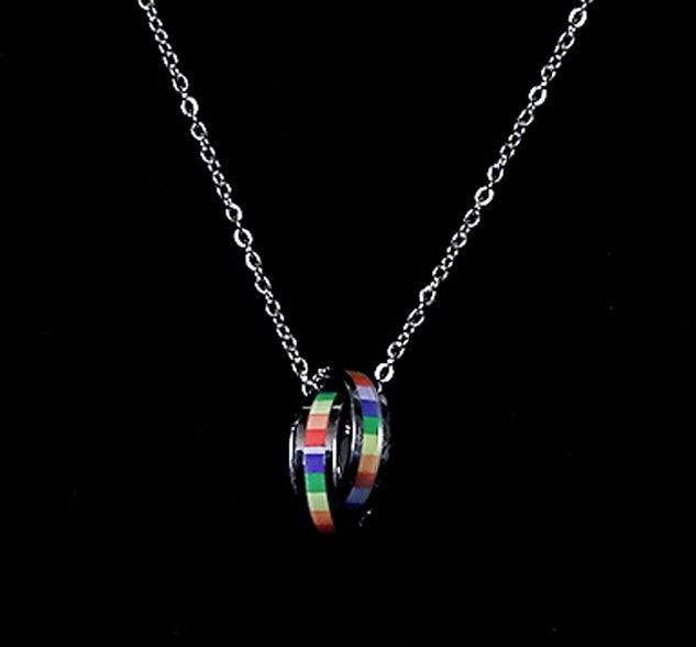 Collier couple LGBT Rainbow Pride