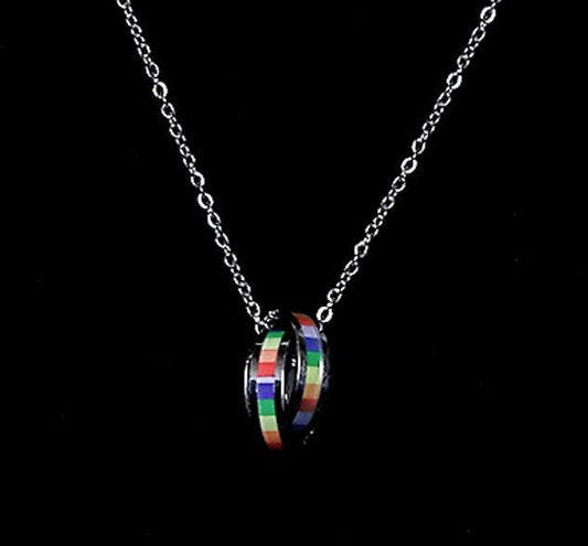 Collier couple LGBT Rainbow Pride