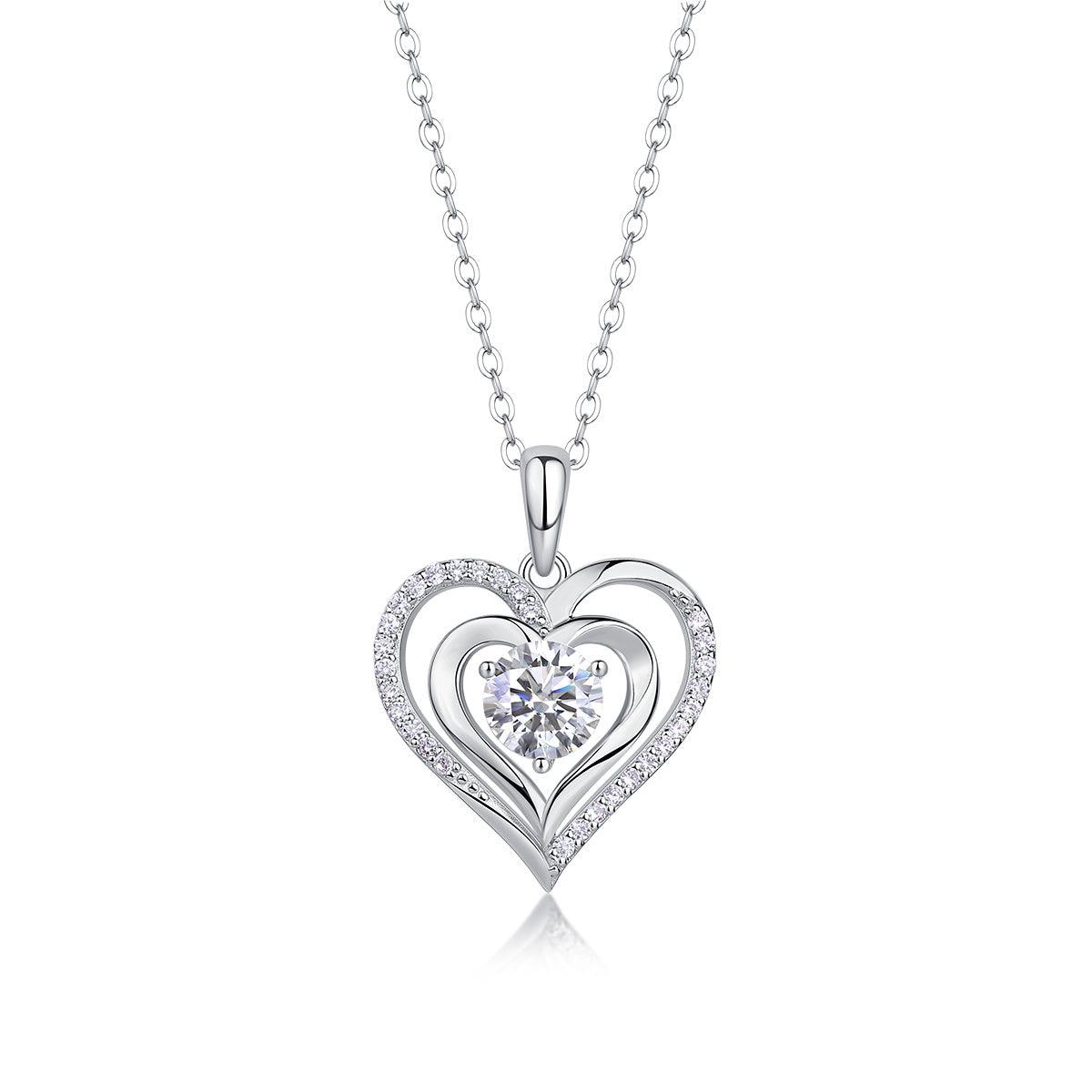 Collier pendentif en diamant de luxe Heart To Heart, serti de diamants Mosan et d'ornements en argent