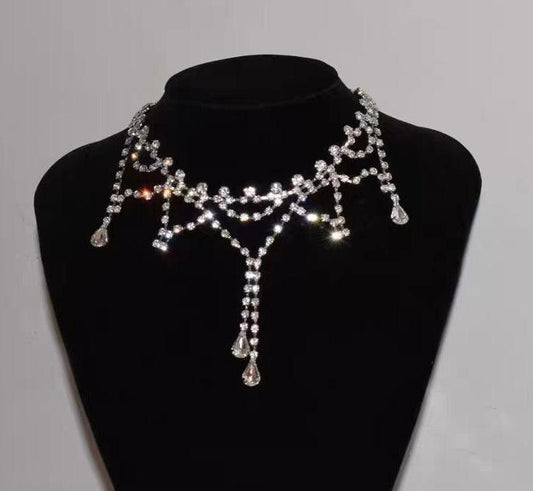 Collier en diamants d'eau, design haut de gamme, 2025