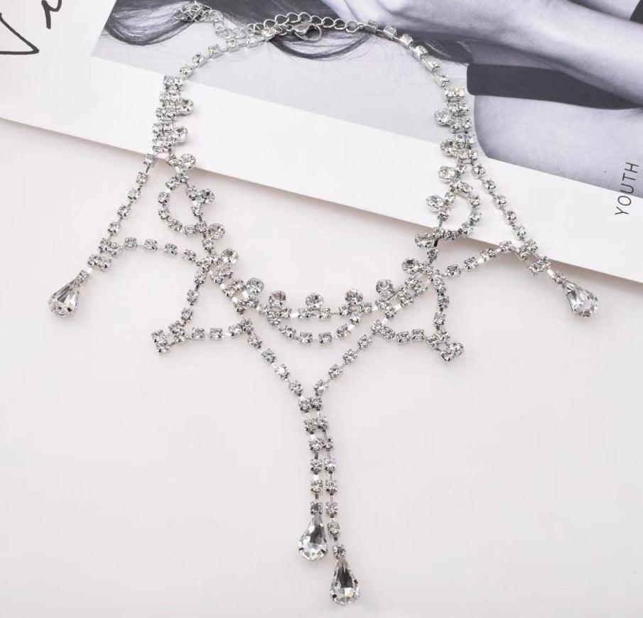 Collier en diamants d'eau, design haut de gamme, 2025