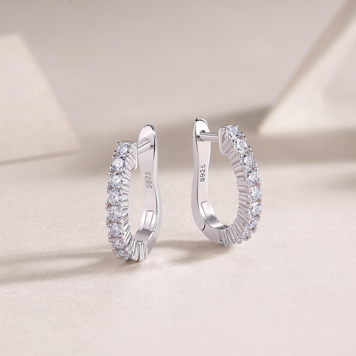 Boucles d'oreilles à clous en diamant de luxe Modern Guide, serties de diamants Mosan et d'ornements en argent
